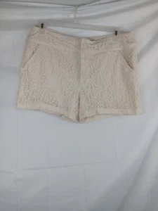 One 5 One Women Shorts Cream Color Size 16 - Picture 1 of 3