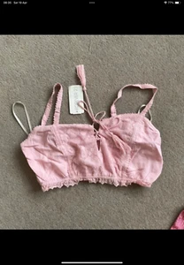 BNWT Forever 21 Crop top Bralette Size S 8 Strap Lace Detail - Picture 1 of 2