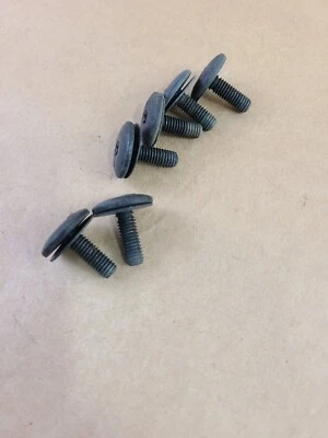 OEM BMW E90 E91 328i 335i 545i E65 E66 E60 M5 750i Faro Radiador Tornillo Perno Foto 1 de 3