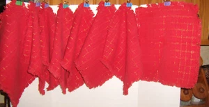  8 VINTAGE RED PLACE MATS WITH GOLD SPARKLE ACCENT    #18 - Picture 1 of 5