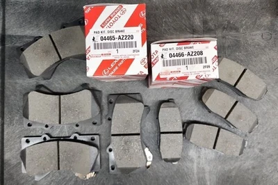 Juego de pastillas de freno delanteras y traseras Toyota Tundra OEM 04465AZ220 04466AZ208 2007-2021-US Foto 1 de 2