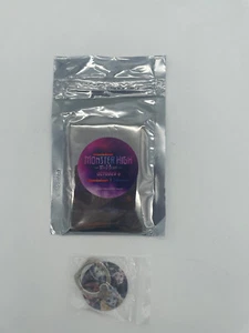 MONSTER HIGH The Movie Card Set SDCC 2022 Exclusive + Phone Accessory - Picture 1 of 2