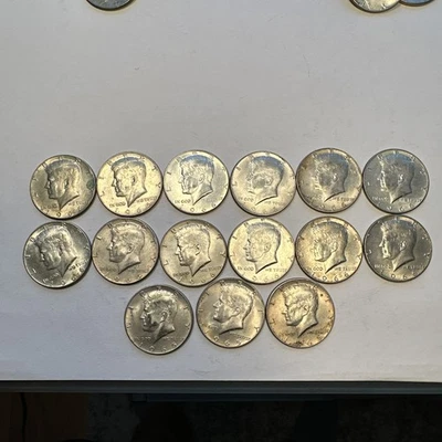 (15) Lote de monedas de medio dólar Kennedy de Estados Unidos 1965 y 1966 Foto 1 de 4