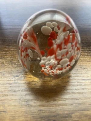 Pisapapeles de vidrio vintage estilo Murano forma de huevo naranja y blanco interior de vidrio Foto 1 de 4