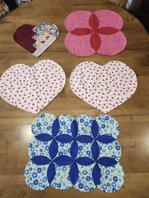 5- Piece Lot Crafting Material Patchwork Pieces & Heart Shape Thick Cotton Mats - Image 1 of 4