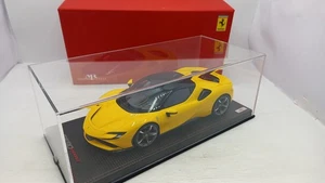 MRFE028B MR Collection Ferrari SF90 Stradale 1/18,teca con qualche piccolo segno - Imagen 1 de 8
