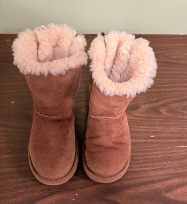 UGG Australia 3280K Bailey Bows Kids Girls Sz 13 Brown Suede Sheepskin Boots - Image 1 of 4