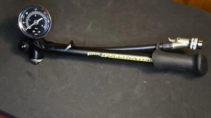 Buzzy's Pollinator Reise-Schockpumpe mit 300 psi Manometer - Bild 1 von 3