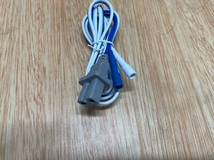 il connettore bianco per questo allenatore DAE - Foto 1 di 2