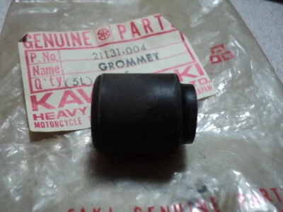 KAWASAKI W1 W2 A1 A7 AR F6 F8 G4 G5 KH SPARK PLUG CAP GROMMET NOS OEM 21131-004 - Image 1 of 2