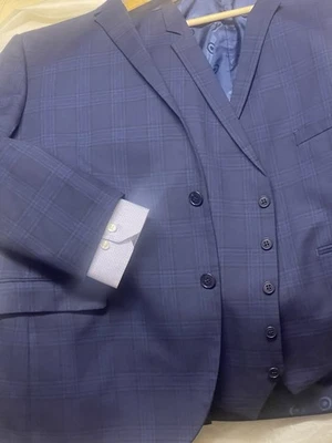 LAMBRETA-OFFICIAL PRODUCTS-slim-fit-2Buttons-3pieces Notched Suit Men’s U.K-46R - Image 1 of 4