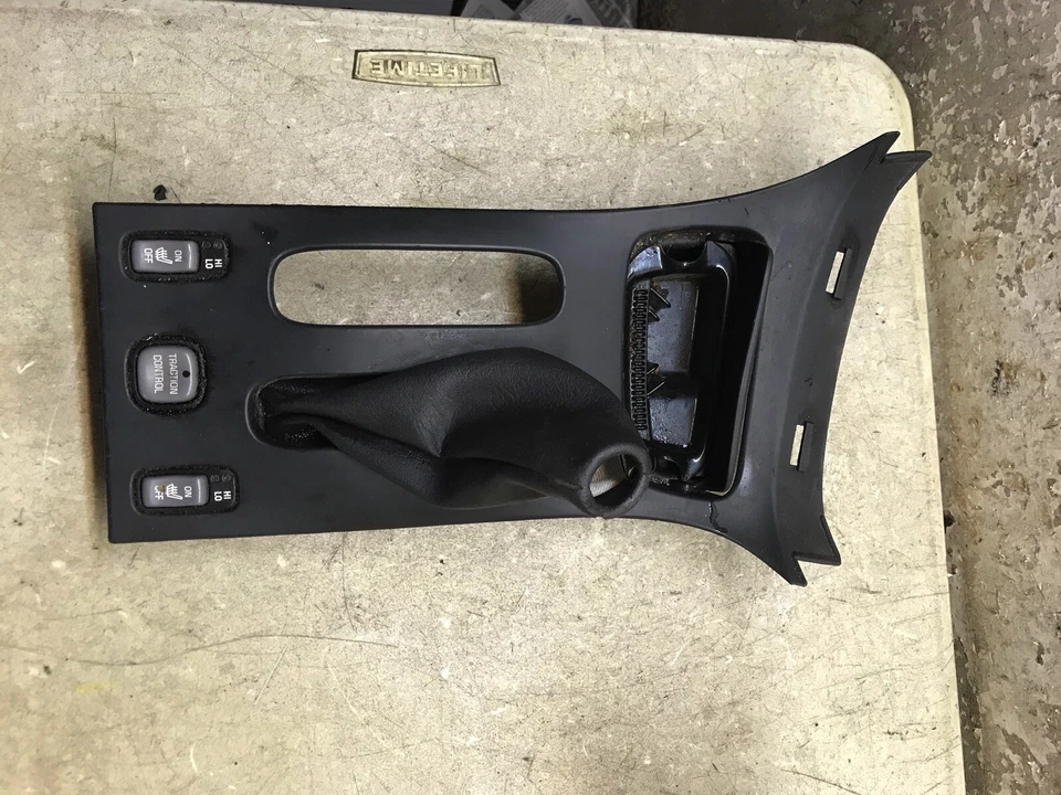 00 01 02 03 04 05 Pontiac Bonneville consola central cambio bisel embellecedor Foto 1 de 2