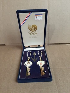 Vintage 1988 Seoul Official Olympics Keyholder Keychain Velvet Box - Picture 1 of 11