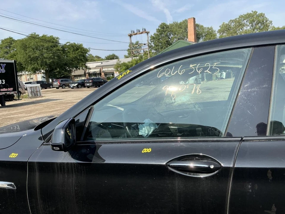 Driver Left Front Door Thru 06/30/12 Black 668 Fits 10-13 BMW 535i GT 852454 Foto 1 de 4