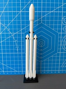 1/400 Scale Falcon Heavy 3D Printed Model - Picture 1 of 4