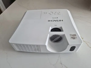 Projecteur de salle de conférence Hitachi CP-X2510 XGA - Lampe 8H - Photo 1/10
