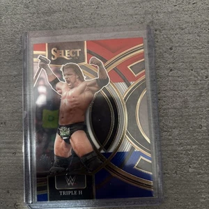 2024 Panini Select WWE Triple H Red and Blue Prizm 118 Silver - Bild 1 von 2