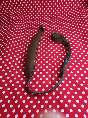 TOREL WHITE STITCHED PADDED SUEDE BACKED LEATHER RIFLE SLING WITH SWIVELS  - Image 1 of 4