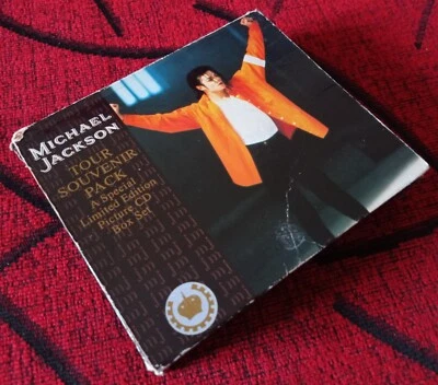 MICHAEL JACKSON ** Tour Souvenir Pack ** 4 PICTURE CD SET 1992 UK BAD THRILLER - Image 1 of 4