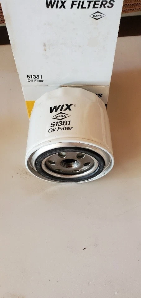 Wix 51381 Oil Filter NOS - Image 1 of 1