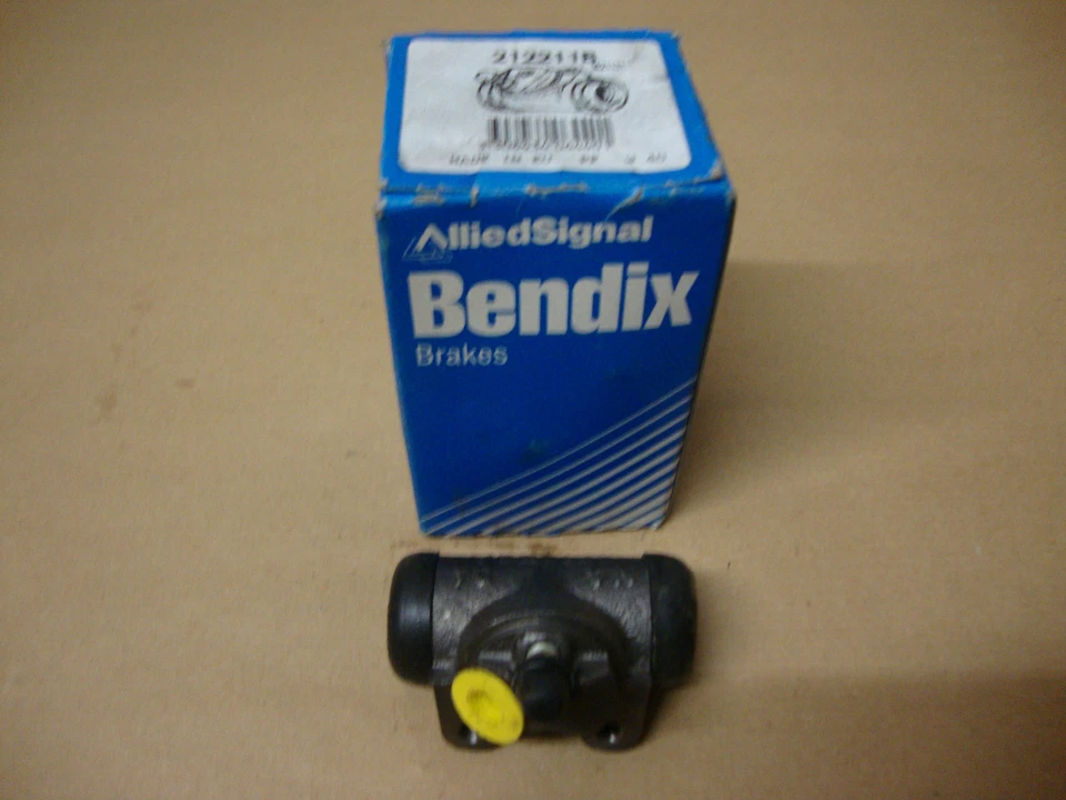 Volvo 440/460/480 1987on  Bendix 212211B L/H Rear Wheel Cylinder   - Image 1 of 1
