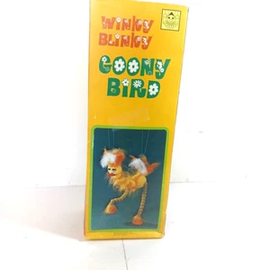 Marioneta Winky Blinky Amarillo Gooney Pájaro Marioneta Caminar Parpadea Guiños con Caja - Imagen 1 de 9