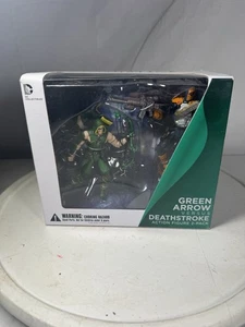 2012 DC COLLECTIBLES: INJUSTICE GODS AMONG US: GREEN ARROW VS DEATHSTROKE SET - Bild 1 von 6