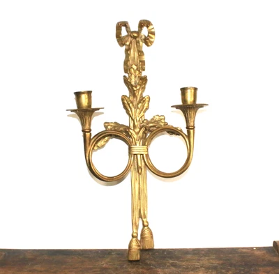 Aplique de pared de latón con borla de arco francés MCM de colección soporte de vela doble brazo 16,75" Foto 1 de 4