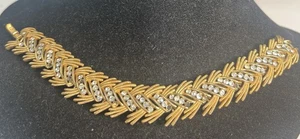 Vintage Crown Trifari Matte Textured Gold Tone Rhinestone Bracelet - Picture 1 of 4