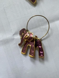 Encantadores pendientes caprichosos colgantes de elefante 3D - esmalte púrpura - 3 segmentos - Imagen 1 de 9