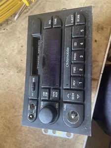 96-00 OLDSMOBILE ACHIEVA  AURORA ALERO INTRIGUE OEM RADIO STEREO TAPE PLAYER - Bild 1 von 2