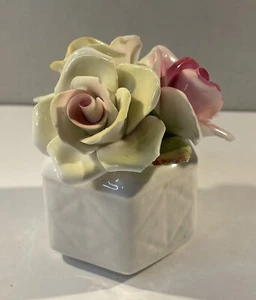Vintage Royal Stratford Bone China Blumen in Vase Staffordshire England 4" - Bild 1 von 9