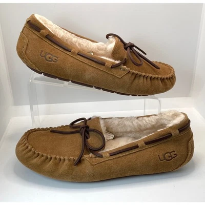 Zapatillas mocasín UGG Dakota 1107949 marrón castaño para mujer talla 9 Foto 1 de 4