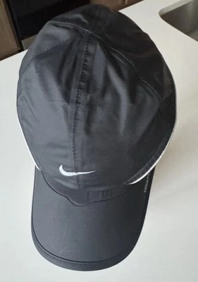 Gorra ajustable vintage Nike FIT STORM Dri-Fit ventilación reflectante gris oscuro Foto 1 de 4