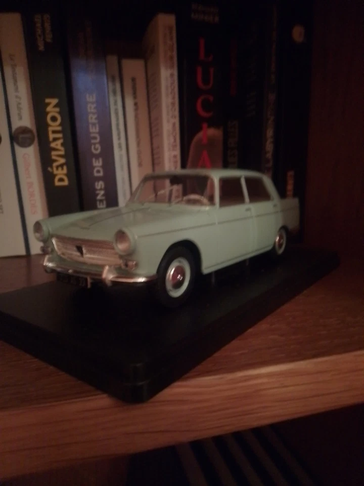 Peugeot 404 1962 1/24 - Photo 1/1
