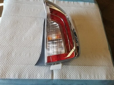 12 13 14 15 TOYOTA PRIUS PASAJERO LUZ TRASERA DERECHA OEM Vin DU Foto 1 de 4