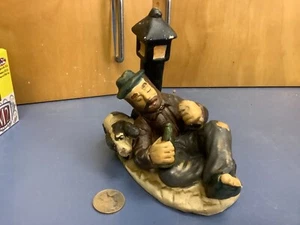 18 Daniel Brand old man and dog hobo Figurine statue version 2 lamp post - Picture 1 of 3