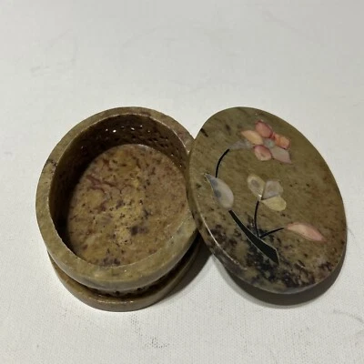 Винтажный контейнер и крышка для безделушек ручной резьбы по камню многоцветный цветочный дизайн овальный - Изображение 1 из 4