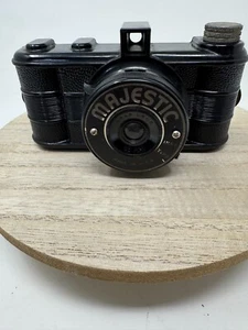 Vintage Majestic Candid Type Film Camera Circa 1940 Rare find - Picture 1 of 6