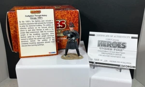 Corgi Heroes handbemalte Metallfigur 50er Jahre Chicago Firefighter 1:32 mit COA - Bild 1 von 19