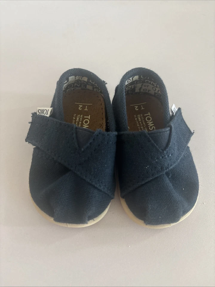 Toms Classics Azul Marino Pequeño Talla 2 Niño Pequeño Infante Sin Cordones Informales Lona Pisos Foto 1 de 4