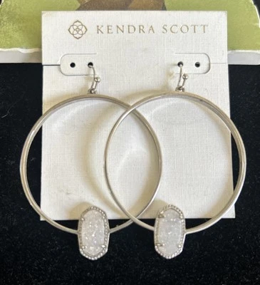 Серьги-кольца серебристого цвета Kendra Scott Elora радужные Drusy - Изображение 1 из 4