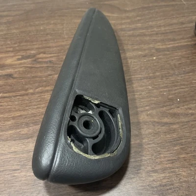 Apoyabrazos pasajero Chrysler PT Cruiser modelo 4705608 color negro gris Foto 1 de 4