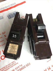 NA115 - 2 Federal Pacific Breakers / FPE /American Single Pole15 A , 120 V - Picture 1 of 3