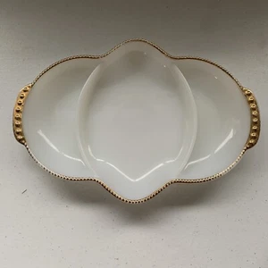 Vintage Fire King Ofengeschirr weiß Milch Glas geteilte Servierschale Gold Zierleiste USA - Bild 1 von 6