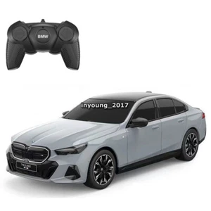 BMW Ferngesteuertes Auto 1:24 BMW i5 M60 RC Spielzeugauto BMW RC Car für Kinder Jungen grau - Bild 1 von 10