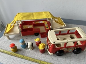 Vintage Fisher Price Little People Family Jeep & Pop-Up Camper - Picture 1 of 9