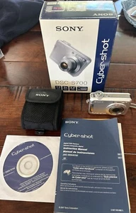 Sony Cyber-shot DSC-S700 Silver 7.2MP Digital Compact Camera Working - Picture 1 of 5