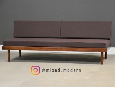 Sofá cama Mid Century de nogal Foto 1 de 4
