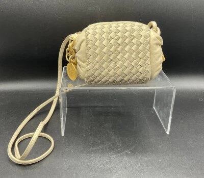 Mini bolso sin asas cruzado de cuero tejido metálico marfil Jay Herbert Foto 1 de 4
